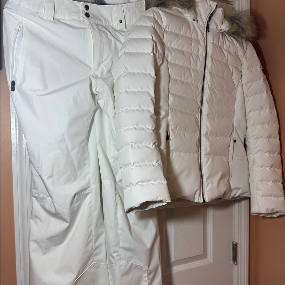 FERA White Ski Jacket with Faux Fur Trim and pants